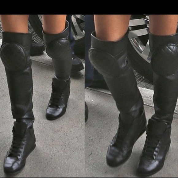 CHANEL BOOT - Picture 6 of 9